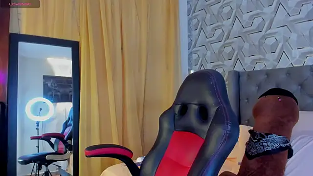 Snapshot of Sophiee_Hill chatting on September 29, 2025, 10:26 pm Sophiee Hill online show from September 29, 2025, 10:26 pm