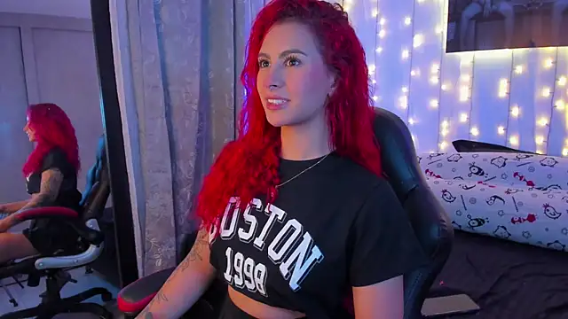 Snapshot of Sophiee_Hill chatting on January 13, 2025, 6:49 am Sophiee Hill online show from January 13, 2025, 6:49 am