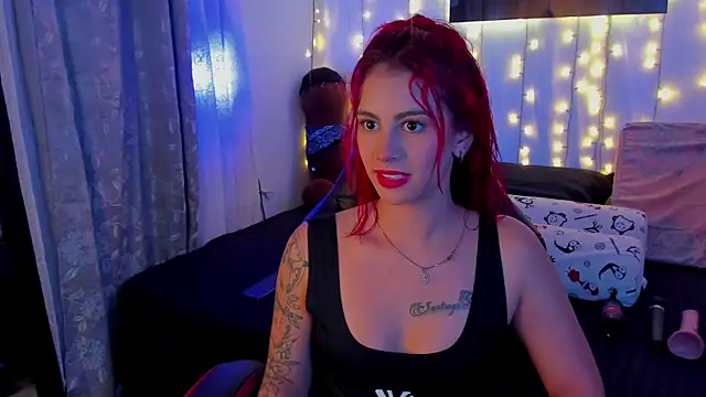 Snapshot of Sophiee_Hill chatting on January 14, 2025, 5:30 am Sophiee Hill online show from January 14, 2025, 5:30 am