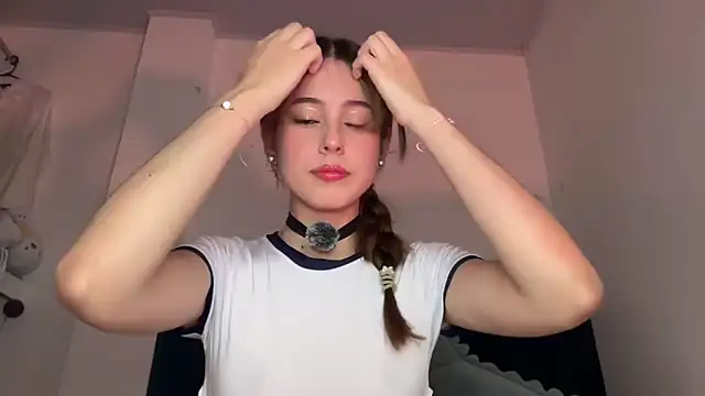 Snapshot of alice_guerin_ chatting on April 8, 2026, 2:46 am alice guerin online show from April 8, 2026, 2:46 am