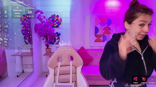 Gabby evanns online show from October 7, 2025, 12:06 pm