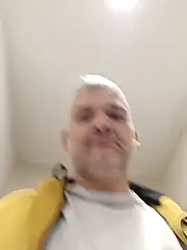 Snapshot of Holaluz2 chatting on December 15, 2025, 12:55 pm Holaluz2 online show from December 15, 2025, 12:55 pm