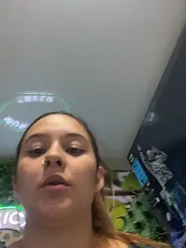 Snapshot of AbbyxWayne chatting on April 9, 2026, 11:33 pm AbbyxWayne online show from April 9, 2026, 11:33 pm
