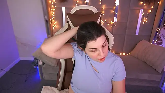 MirandaWong online show from February 15, 2026, 6:58 am