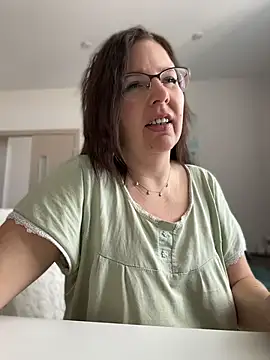 Snapshot of B_Bonya_m chatting on May 10, 2026, 3:54 am B Bonya m online show from May 10, 2026, 3:54 am