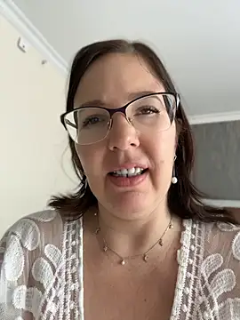 Snapshot of B_Bonya_m chatting on May 23, 2026, 5:50 am B Bonya m online show from May 23, 2026, 5:50 am