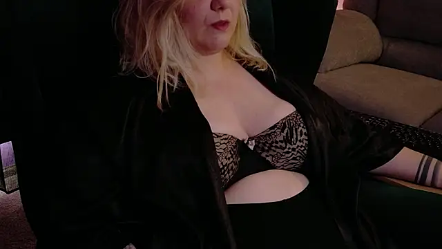 Snapshot of GoddessSade chatting on November 12, 2025, 10:02 pm GoddessSade online show from November 12, 2025, 10:02 pm