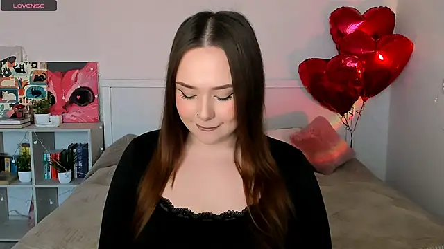 Snapshot of LittleKiitten chatting on June 6, 2026, 2:55 pm LittleKiitten online show from June 6, 2026, 2:55 pm