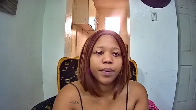 Snapshot of GoldenPussyXOXO chatting on July 2, 2026, 8:53 am GoldenPussyXOXO online show from July 2, 2026, 8:53 am