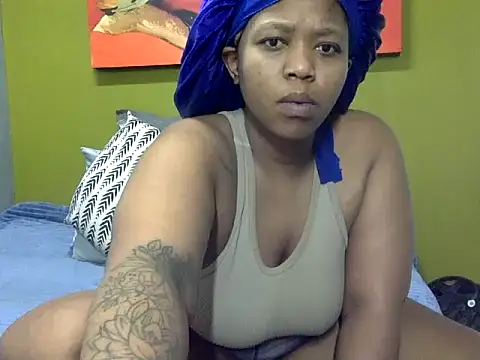 Snapshot of GoldenPussyXOXO chatting on December 3, 2025, 11:58 pm GoldenPussyXOXO online show from December 3, 2025, 11:58 pm