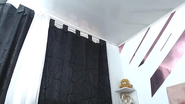 Snapshot of Kitten_Hot_ chatting on October 23, 2025, 10:19 pm Kitten Hot online show from October 23, 2025, 10:19 pm