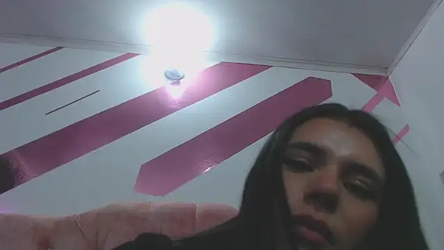 Snapshot of Kitten_Hot_ chatting on October 23, 2025, 4:00 am Kitten Hot online show from October 23, 2025, 4:00 am