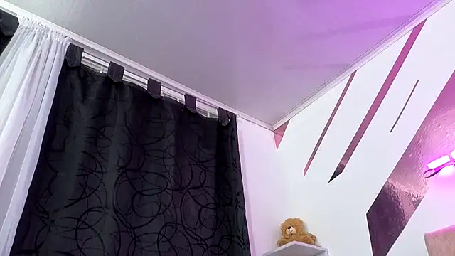 Snapshot of Kitten_Hot_ chatting on October 29, 2025, 1:04 am Kitten Hot online show from October 29, 2025, 1:04 am