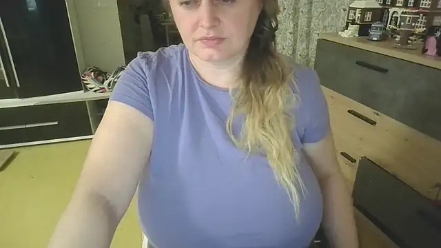 Meliss Official9 online show from May 7, 2026, 7:17 pm