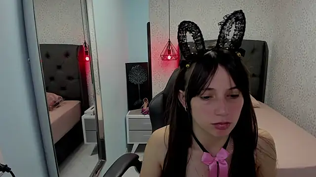 Snapshot of MAGNOLEROY chatting on November 14, 2025, 1:04 pm MAGNOLEROY online show from November 14, 2025, 1:04 pm