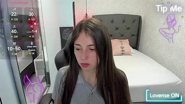 Snapshot of MAGNOLEROY chatting on October 9, 2025, 12:49 pm MAGNOLEROY online show from October 9, 2025, 12:49 pm