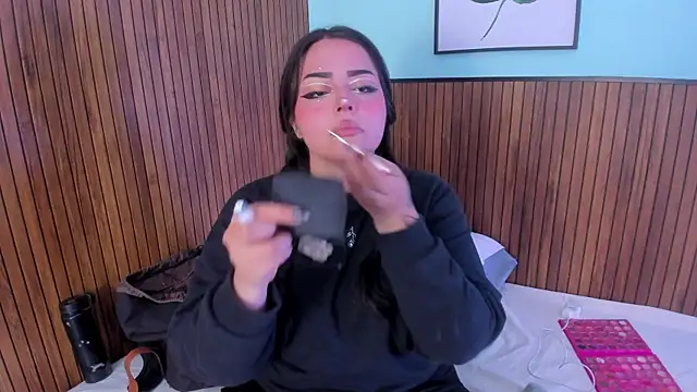 Snapshot of curvy_rousi chatting on November 15, 2025, 11:47 am curvy rousi online show from November 15, 2025, 11:47 am