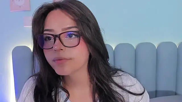 Snapshot of curvy_rousi chatting on October 25, 2025, 11:42 am curvy rousi online show from October 25, 2025, 11:42 am