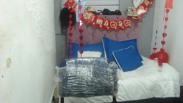 vainillaplaypussy online show from March 19, 2025, 6:23 pm