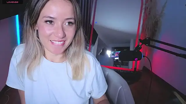 Snapshot of sexfire_lalita chatting on December 4, 2025, 11:26 pm sexfire lalita online show from December 4, 2025, 11:26 pm