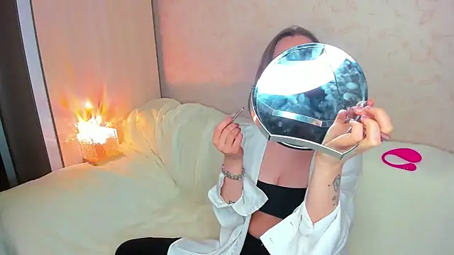 Snapshot of MelodyOfLovee chatting on December 17, 2025, 7:30 pm MelodyOfLovee online show from December 17, 2025, 7:30 pm