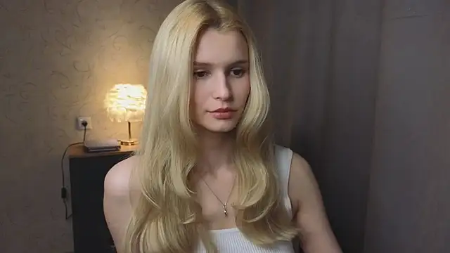 Snapshot of elsa_limerence chatting on June 23, 2026, 3:10 pm elsa limerence online show from June 23, 2026, 3:10 pm
