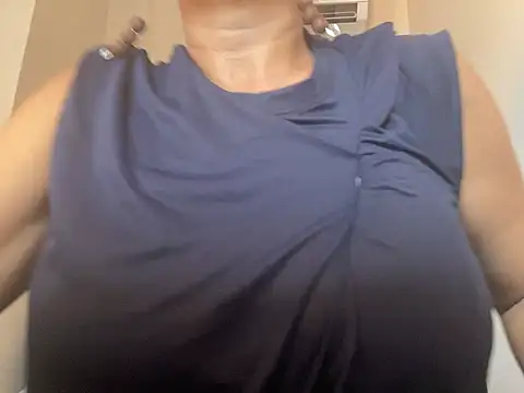 Snapshot of Biaangel34 chatting on February 21, 2025, 1:55 am Biaangel34 online show from February 21, 2025, 1:55 am