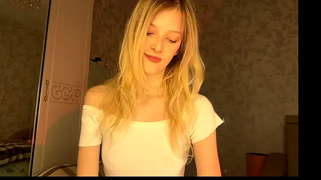 Snapshot of Evvie_Summn1 chatting on October 23, 2025, 3:10 pm Evvie Summn1 online show from October 23, 2025, 3:10 pm