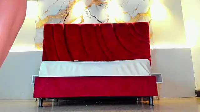 MAISE HILL1 online show from January 16, 2026, 1:26 pm