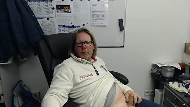 VSteph online show from December 15, 2025, 4:02 pm