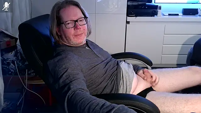 VSteph online show from October 6, 2025, 7:03 pm