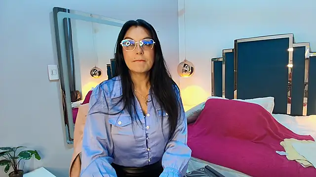 Snapshot of Zuzana21 chatting on July 28, 2026, 1:21 pm Zuzana21 online show from July 28, 2026, 1:21 pm