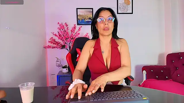 Snapshot of Zuzana21 chatting on June 27, 2026, 1:17 pm Zuzana21 online show from June 27, 2026, 1:17 pm