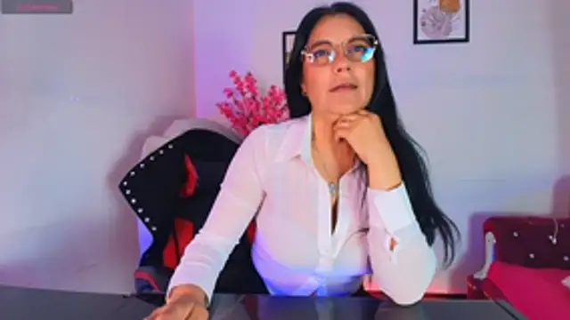 Snapshot of Zuzana21 chatting on June 30, 2026, 1:00 pm Zuzana21 online show from June 30, 2026, 1:00 pm