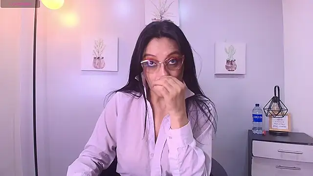 Zuzana21 online show from April 28, 2026, 1:04 pm