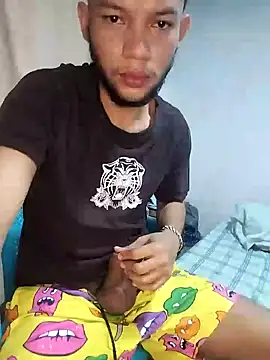 Snapshot of Zombra_42 chatting on December 11, 2024, 11:32 pm Zombra 42 online show from December 11, 2024, 11:32 pm