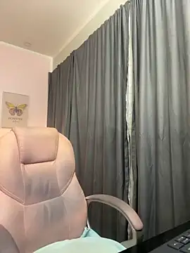 liss black online show from December 2, 2025, 4:14 am