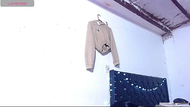 Snapshot of andreaxdol chatting on March 19, 2026, 3:50 am andreaxdol online show from March 19, 2026, 3:50 am