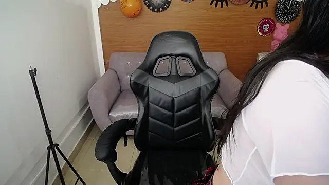 Snapshot of Chinatsu_t chatting on October 27, 2025, 12:50 pm Chinatsu t online show from October 27, 2025, 12:50 pm