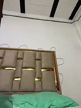 Snapshot of nina_carther chatting on October 15, 2025, 12:09 am nina carther online show from October 15, 2025, 12:09 am