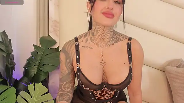 Snapshot of ValkyBes chatting on October 16, 2025, 12:08 am ValkyBes online show from October 16, 2025, 12:08 am