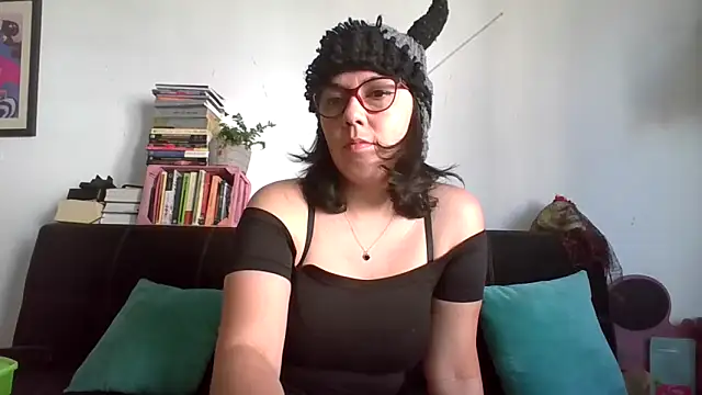 Snapshot of Tiramisu89 chatting on November 11, 2025, 6:03 pm Tiramisu89 online show from November 11, 2025, 6:03 pm