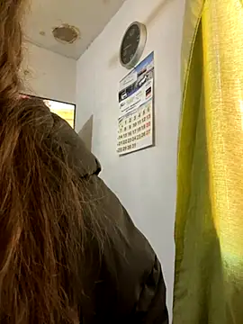 Snapshot of Yasmine47 chatting on September 26, 2025, 7:48 am Yasmine47 online show from September 26, 2025, 7:48 am