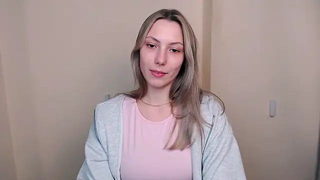 Snapshot of VanessaMay_ chatting on April 15, 2026, 4:22 pm VanessaMay online show from April 15, 2026, 4:22 pm