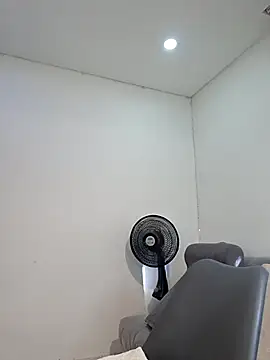 Anal Luucia online show from June 25, 2026, 12:43 pm