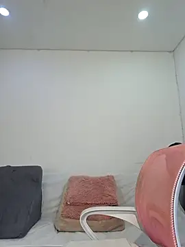 Anal Luucia online show from August 3, 2026, 12:22 pm