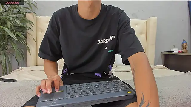 Snapshot of kieran_derek chatting on October 11, 2025, 3:18 am kieran derek online show from October 11, 2025, 3:18 am