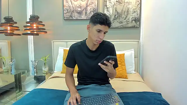 Snapshot of kieran_derek chatting on November 11, 2025, 3:34 am kieran derek online show from November 11, 2025, 3:34 am