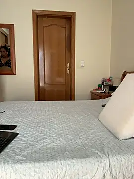 Snapshot of soli-lov chatting on July 17, 2026, 12:02 pm soli-lov online show from July 17, 2026, 12:02 pm