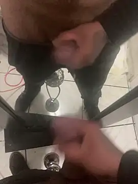 Snapshot of 6MataGarcia chatting on December 17, 2025, 2:55 pm 6MataGarcia online show from December 17, 2025, 2:55 pm